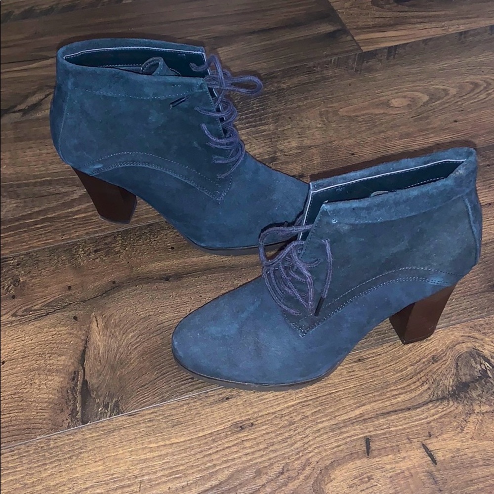 Never worn Nine West boots